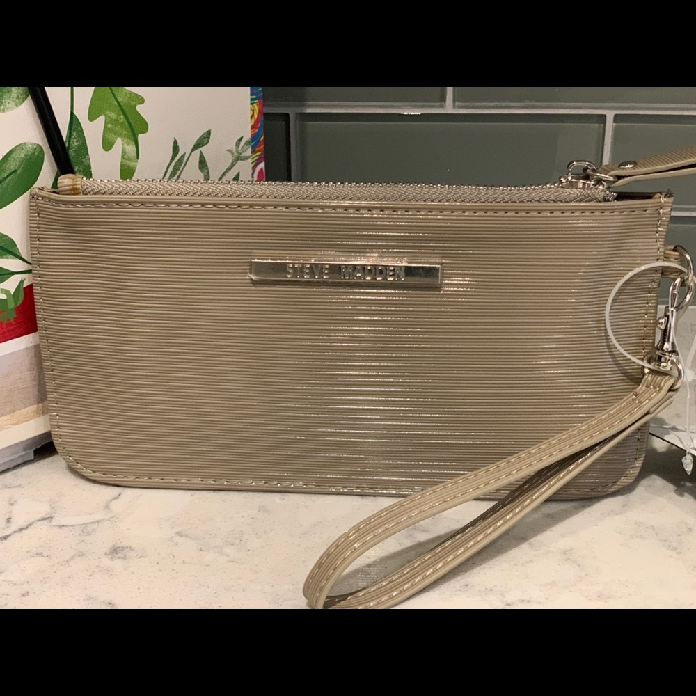 Steve Madden Wristlet